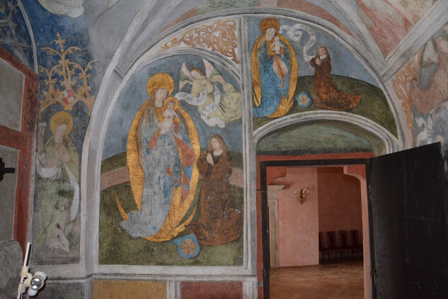 Kaplička Panny Marie ve Španělském křídle s malbami z roku 1492.